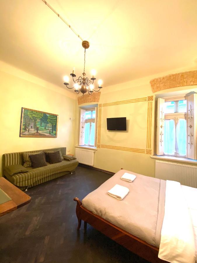 Квартира В Центрі На Вулиці Валова 21 Lviv Extérieur photo