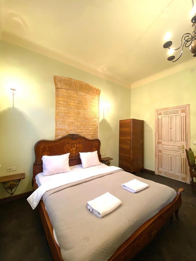 Квартира В Центрі На Вулиці Валова 21 Lviv Extérieur photo