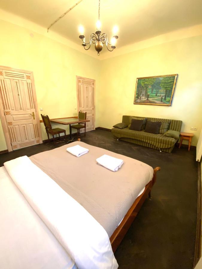 Квартира В Центрі На Вулиці Валова 21 Lviv Extérieur photo