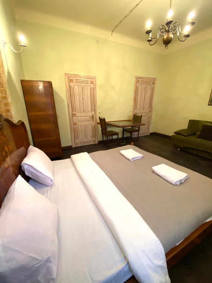Квартира В Центрі На Вулиці Валова 21 Lviv Extérieur photo