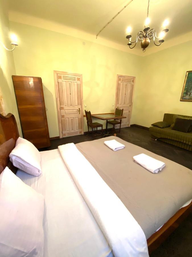Квартира В Центрі На Вулиці Валова 21 Lviv Extérieur photo